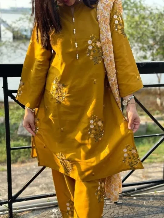 Embroidery Kanch Kora Three Piece – Elegant Ethnic Wear